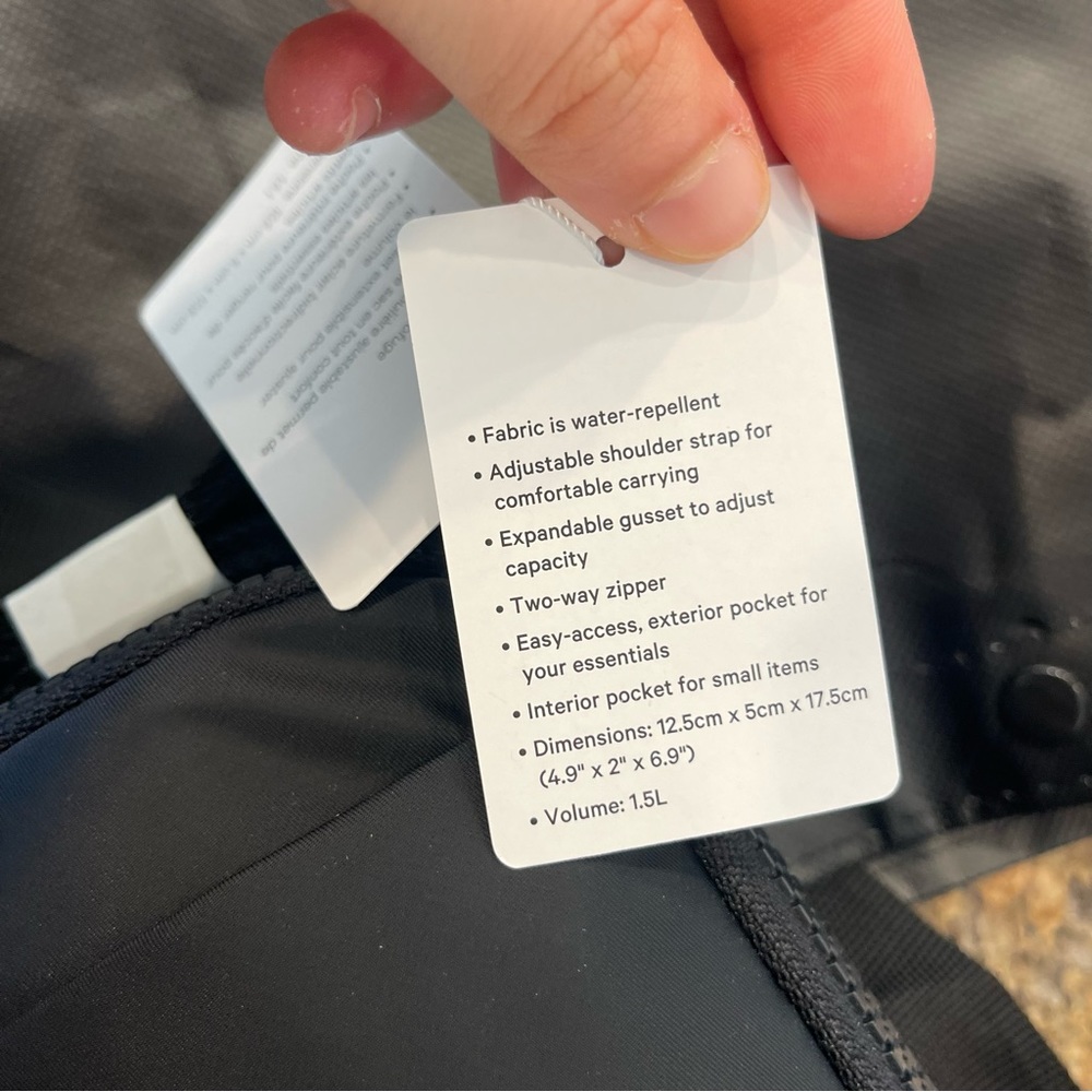 NWT Lululemon Easy Access Crossbody Bag 1.5L in black ( RARE ) - Picture 13 of 16